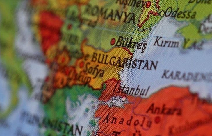 Bulgaristan’da uzun süreli ikamet etmek isteyen yabancılar için oturum izni başvuruları geniş bir kriter listesine dayanıyor.
