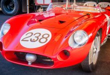 Ferrari kırmızı spor araba
