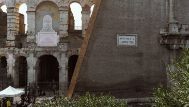 Roma Kolezyum önünde turist kalabalığı