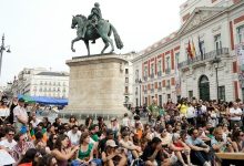 Madrid’in en hareketli noktalarından Puerta del Sol, bu kez konut protestolarının merkezine dönüştü.