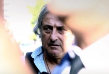 Yorgos Mazonakis’in ölümüne ilişkin soruşturmada hipnoterapist, tanık sıfatıyla ifade vermek üzere Atina’daki Evelpidon Adliyesi’ne geldi