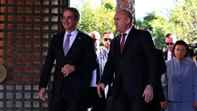 Yunanistan Başbakanı Kiryakos Miçotakis, Bulgaristan Başbakanı Rumen Radev ile tarihi eserlerin karşılıklı teslim törenine katıldı.